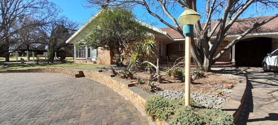 10 Bedroom Property for Sale in Klerksdorp Rural North West